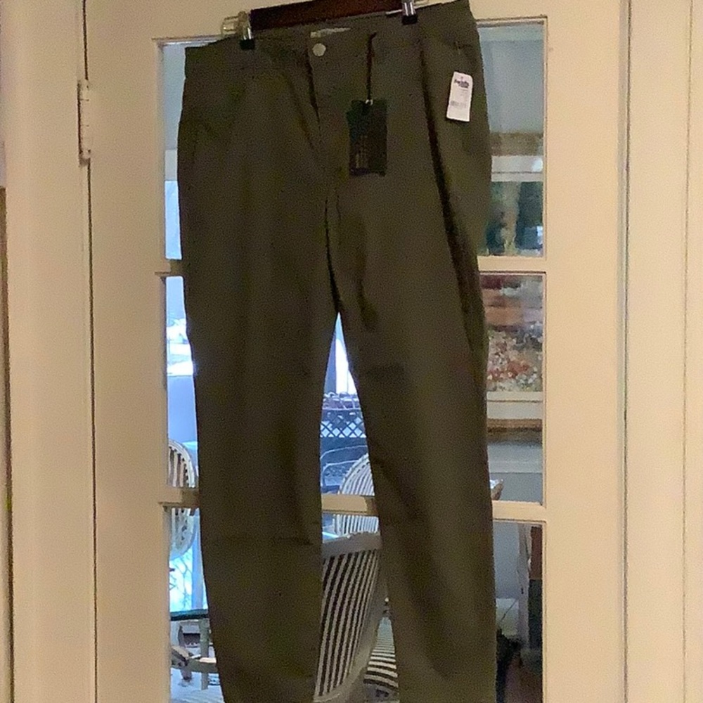 Brand new with tags Refuge olive skintight legging pants.  Size 14